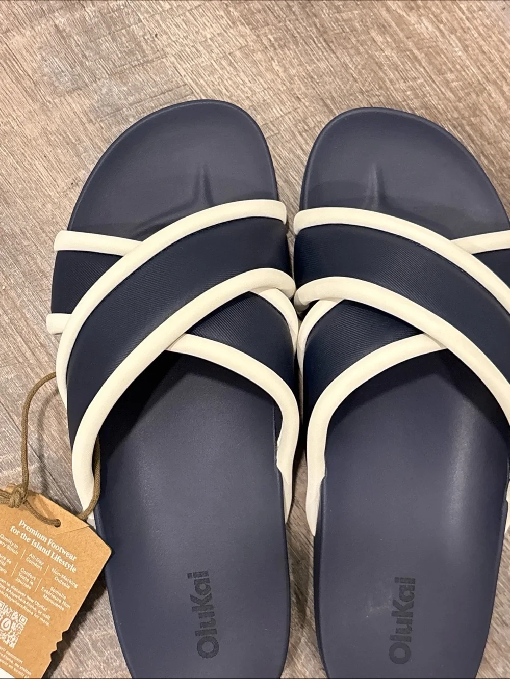 OluKai Women’s Ani Sandals Size 8 Mood Indigo/White Sand Resortwear Beach NWT